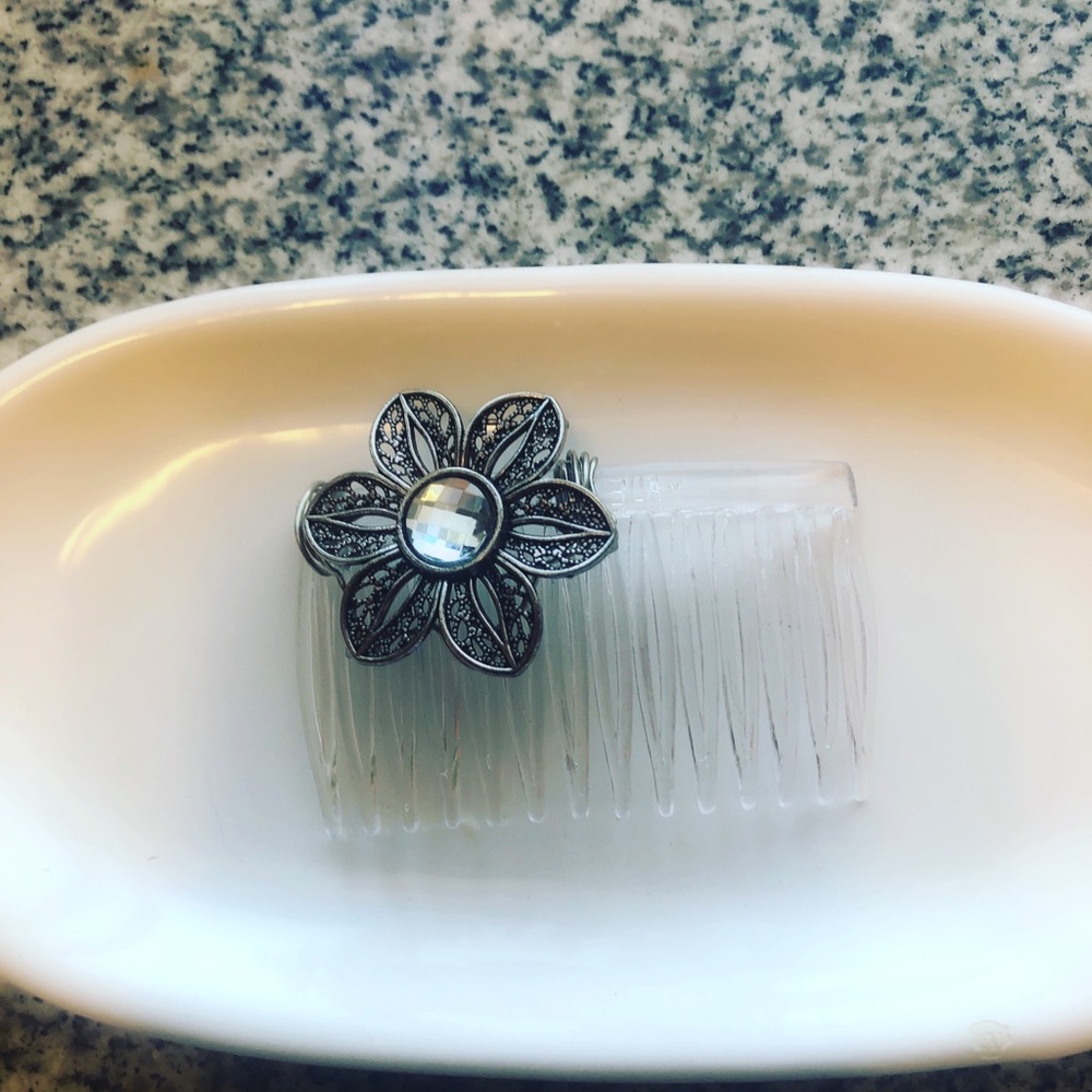 Southwest Cowgirls Floral Rhinestone Hair Comb